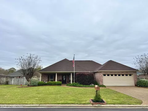 212 Prewitt Cir, Richland, MS 39218
