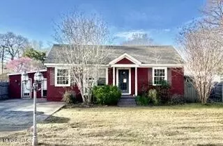 504 Cherokee Rd, Greenwood, MS 38930