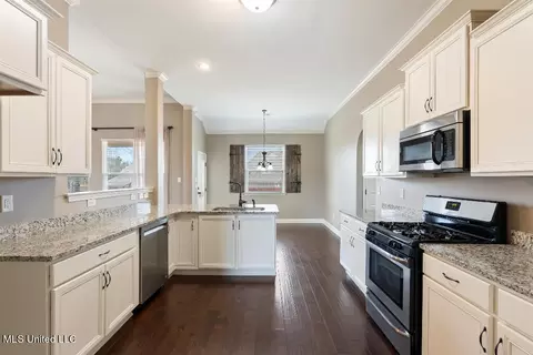 Kitchen - 4039 Pass Cv, Olive Branch, MS 38654 photo 3 of 4