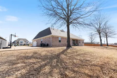 Exterior - 4039 Pass Cv, Olive Branch, MS 38654 photo 4 of 5