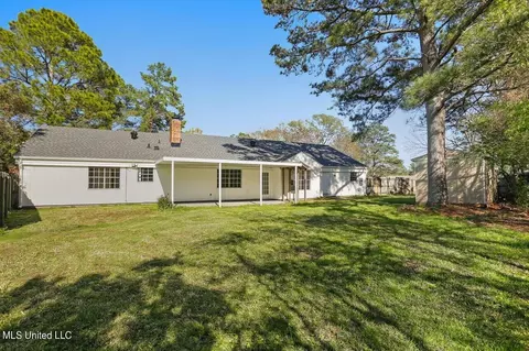 Exterior - 304 Hampton St, Clinton, MS 39056 photo 5 of 6