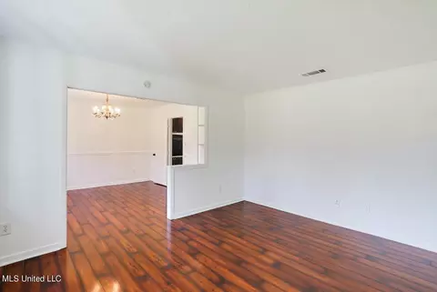 Living - 304 Hampton St, Clinton, MS 39056 photo 1 of 2