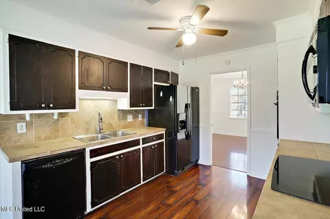 Kitchen - 304 Hampton St, Clinton, MS 39056 photo 3 of 4