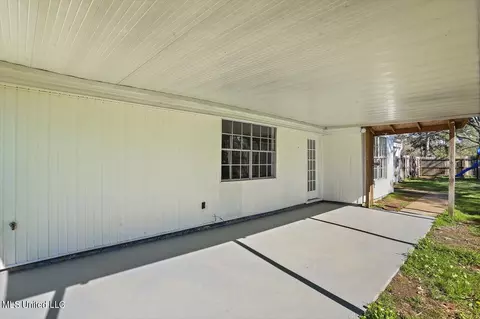 Exterior - 304 Hampton St, Clinton, MS 39056 photo 3 of 6