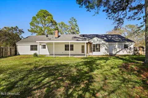 Exterior - 304 Hampton St, Clinton, MS 39056 photo 4 of 6