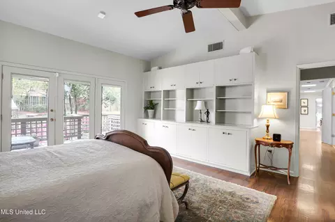 Bedroom - 225 Glenway Dr, Jackson, MS 39216 photo 2 of 4