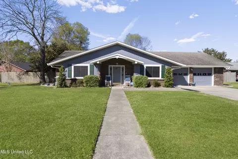 11241 Eva Dr, Gulfport, MS 39503