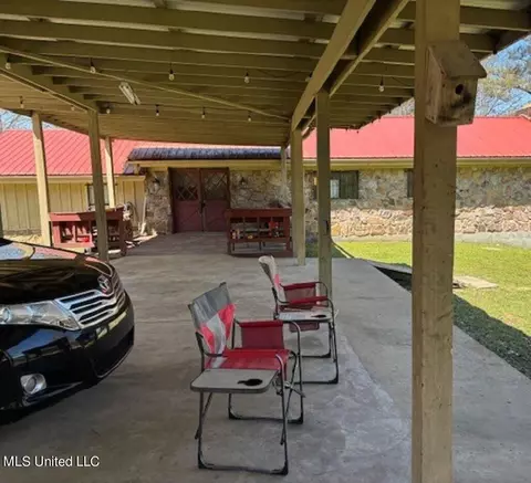 6012 Hernando Rd, Byhalia, MS 38611