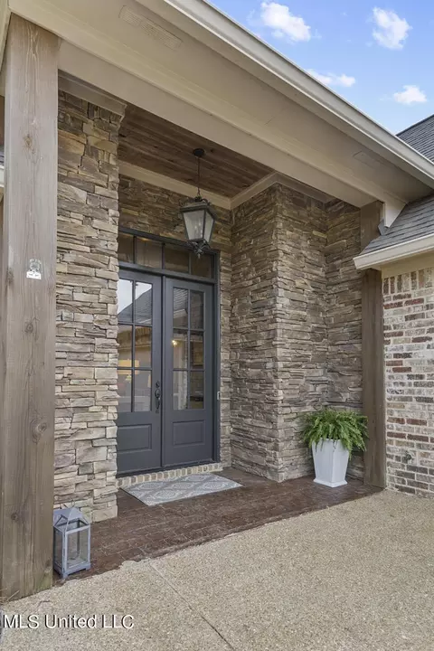 136 Amethyst Dr, Brandon, MS 39047 photo 2