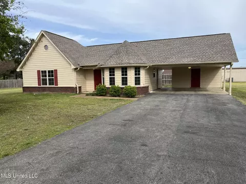 7020 Hickory Estates Dr, Walls, MS 38680
