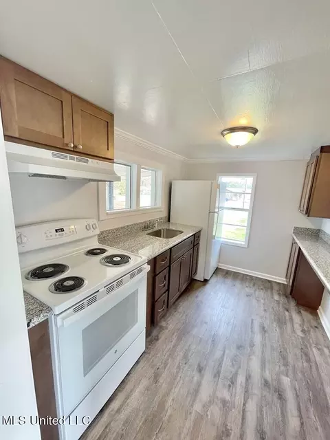 Kitchen - 602 Bennett St, Picayune, MS 39466 photo 3 of 4