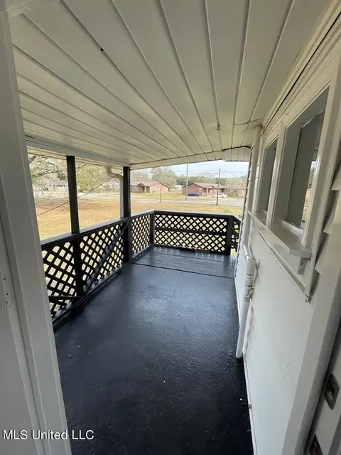 Exterior - 602 Bennett St, Picayune, MS 39466 photo 2 of 3