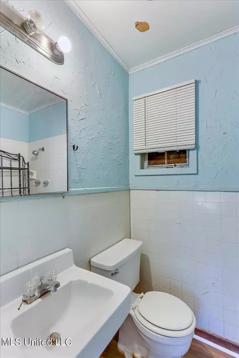 Bath - 124 Ludlow Rd, Pearl, MS 39208 photo 4 of 4