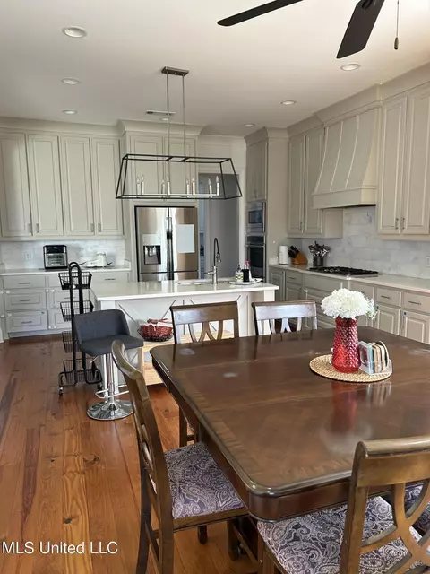 Kitchen - 127 Camden Trl, Madison, MS 39110 photo 7 of 8