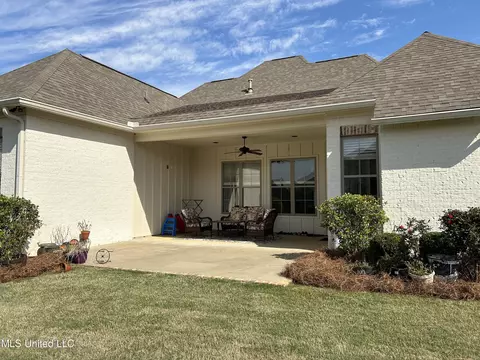 Exterior - 127 Camden Trl, Madison, MS 39110 photo 2 of 3