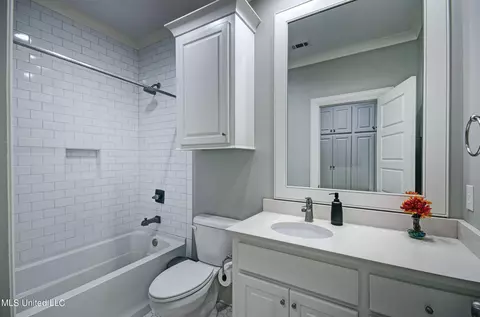 Bath - 127 Camden Trl, Madison, MS 39110 photo 8 of 14