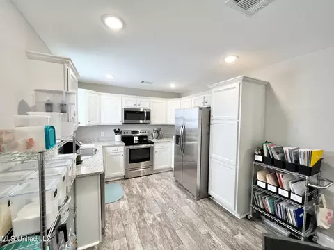 8400 Mint Julep Dr, Perkinston, MS 39573 photo 5