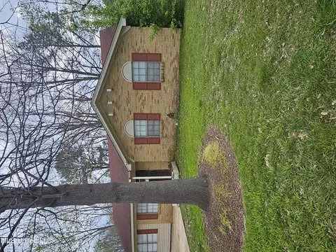 8106 Whitebrook Dr, Southaven, MS 38671