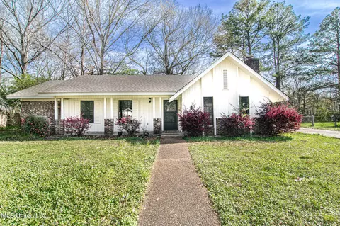 1616 Edgewood Pl, Clinton, MS 39056