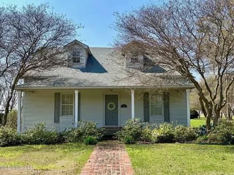 103 Deer Creek Dr, Benoit, MS 38725