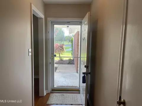 Entry Way - 180 Anthony Dr, Nesbit, MS 38651 photo 1 of 1