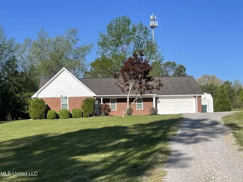 Exterior - 180 Anthony Dr, Nesbit, MS 38651 photo 2 of 7