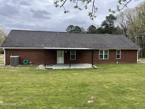 Exterior - 180 Anthony Dr, Nesbit, MS 38651 photo 3 of 7