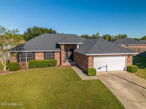 8040 Woodleigh Cv, Biloxi, MS 39532