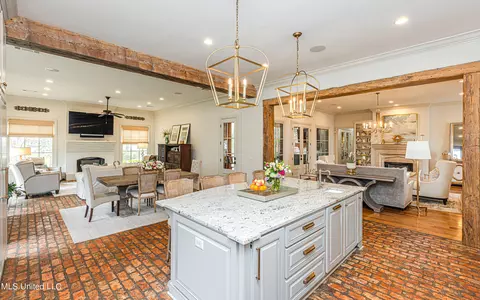 Kitchen - 110 Rosedowne Bnd, Madison, MS 39110 photo 5 of 9