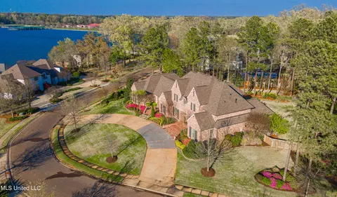 View/Area - 110 Rosedowne Bnd, Madison, MS 39110 photo 1 of 6