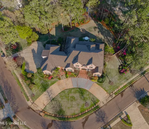 View/Area - 110 Rosedowne Bnd, Madison, MS 39110 photo 2 of 6