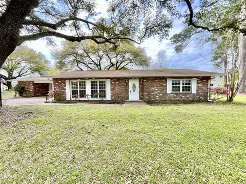 914 Lee Ave, Crystal Springs, MS 39059