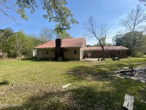 Exterior - 3813 Dearman Ave, Moss Point, MS 39563 photo 7 of 10