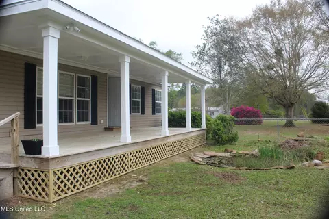 15815 Avilla Rd, Biloxi, MS 39532
