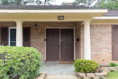 Exterior - 6071 Waverly Dr, Jackson, MS 39206 photo 2 of 7