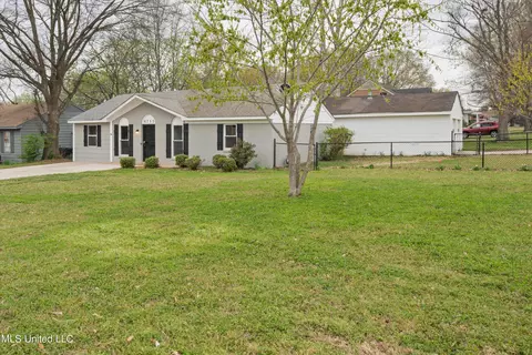 6715 Tulane Rd, Horn Lake, MS 38637