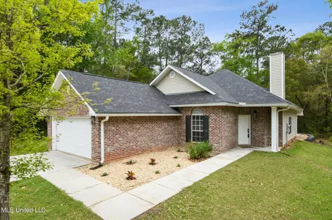 9518 Lono Pl, Diamondhead, MS 39525 photo 2