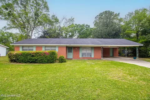 110 Gary St, Gulfport, MS 39503
