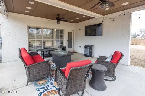 Exterior - 1712 Creek Haven Dr, Hernando, MS 38632 photo 8 of 13