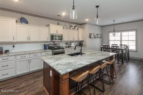 Kitchen - 1712 Creek Haven Dr, Hernando, MS 38632 photo 1 of 4