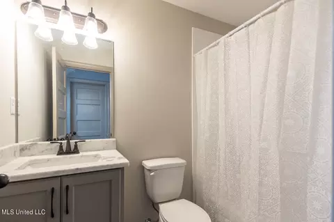 Bath - 1712 Creek Haven Dr, Hernando, MS 38632 photo 5 of 5