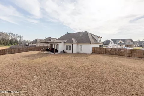 Exterior - 1712 Creek Haven Dr, Hernando, MS 38632 photo 5 of 13