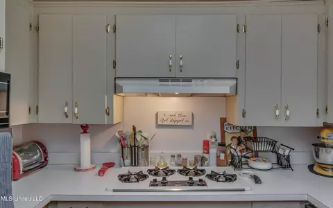 Kitchen - 718 W Highway 28, Mize, MS 39116 photo 4 of 7