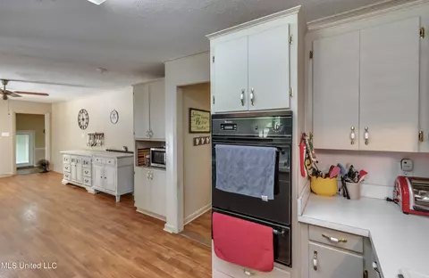 Kitchen - 718 W Highway 28, Mize, MS 39116 photo 5 of 7