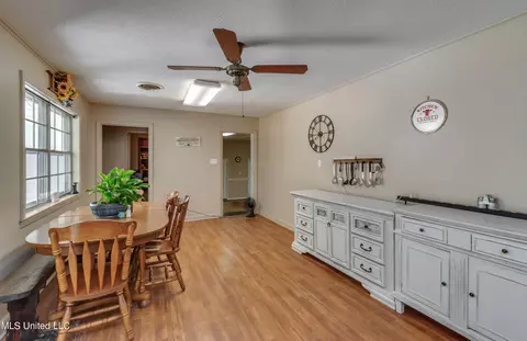 Dining - 718 W Highway 28, Mize, MS 39116 photo 3 of 5