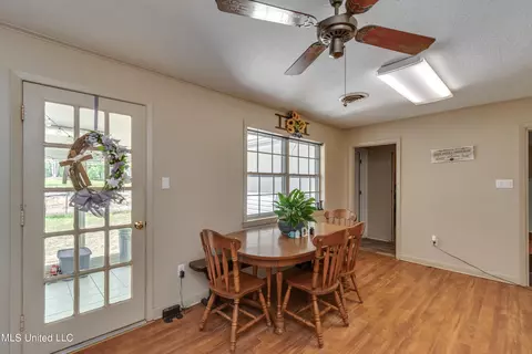 Dining - 718 W Highway 28, Mize, MS 39116 photo 2 of 5