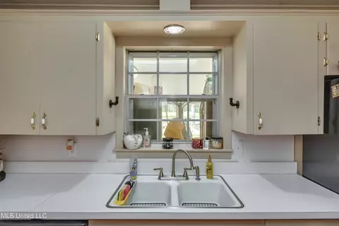 Kitchen - 718 W Highway 28, Mize, MS 39116 photo 3 of 7