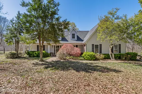 Exterior - 3601 Sherrod Dr, Nesbit, MS 38651 photo 2 of 10