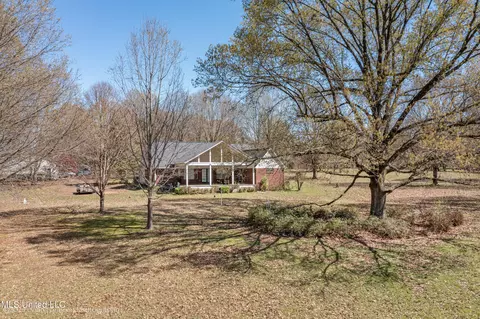 Exterior - 3601 Sherrod Dr, Nesbit, MS 38651 photo 5 of 10