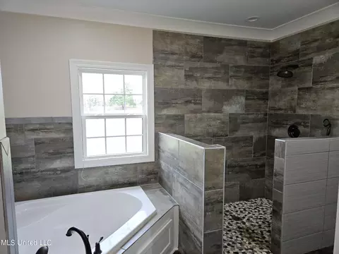 Bath - 227 Middle Rd, Flora, MS 39071 photo 2 of 8